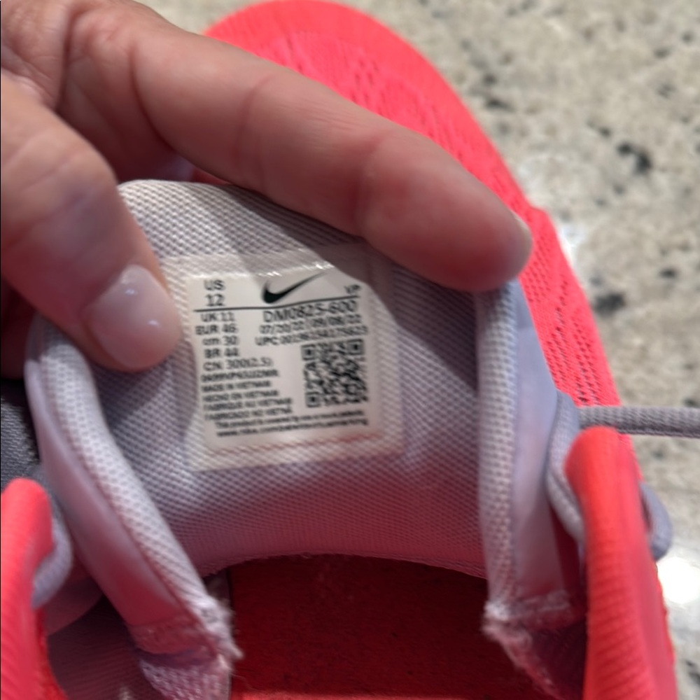 Vibrant Athletic Sneakers - Picture 4 of 4